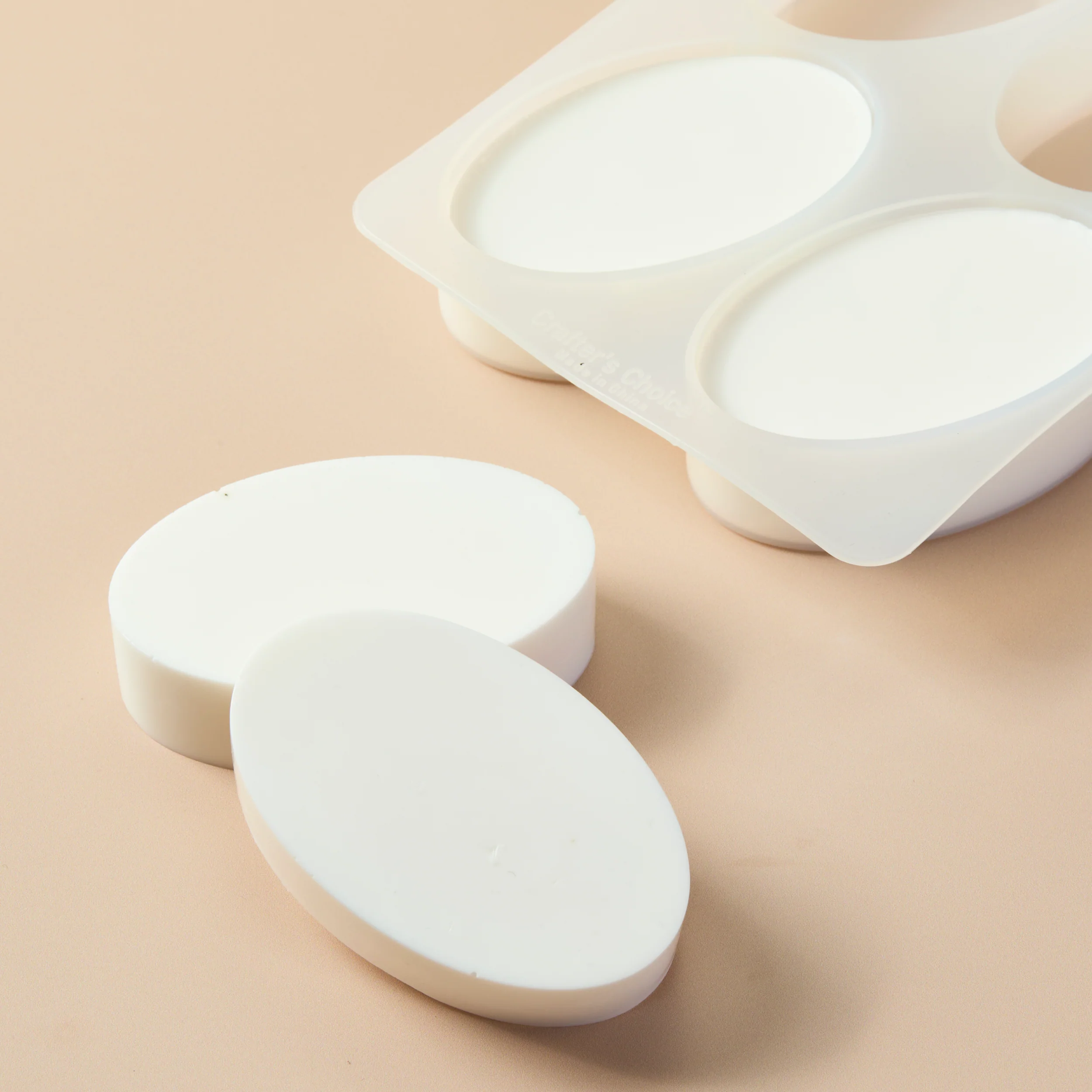 Premium Ultra White Melt & Pour Soap Base - 2 lb Tray - Image 3